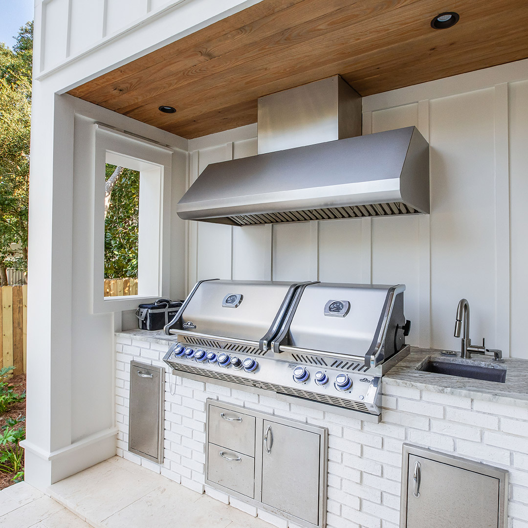Experts Outdoor Kitchen Cabinets Installation Near You in Parrish, FL